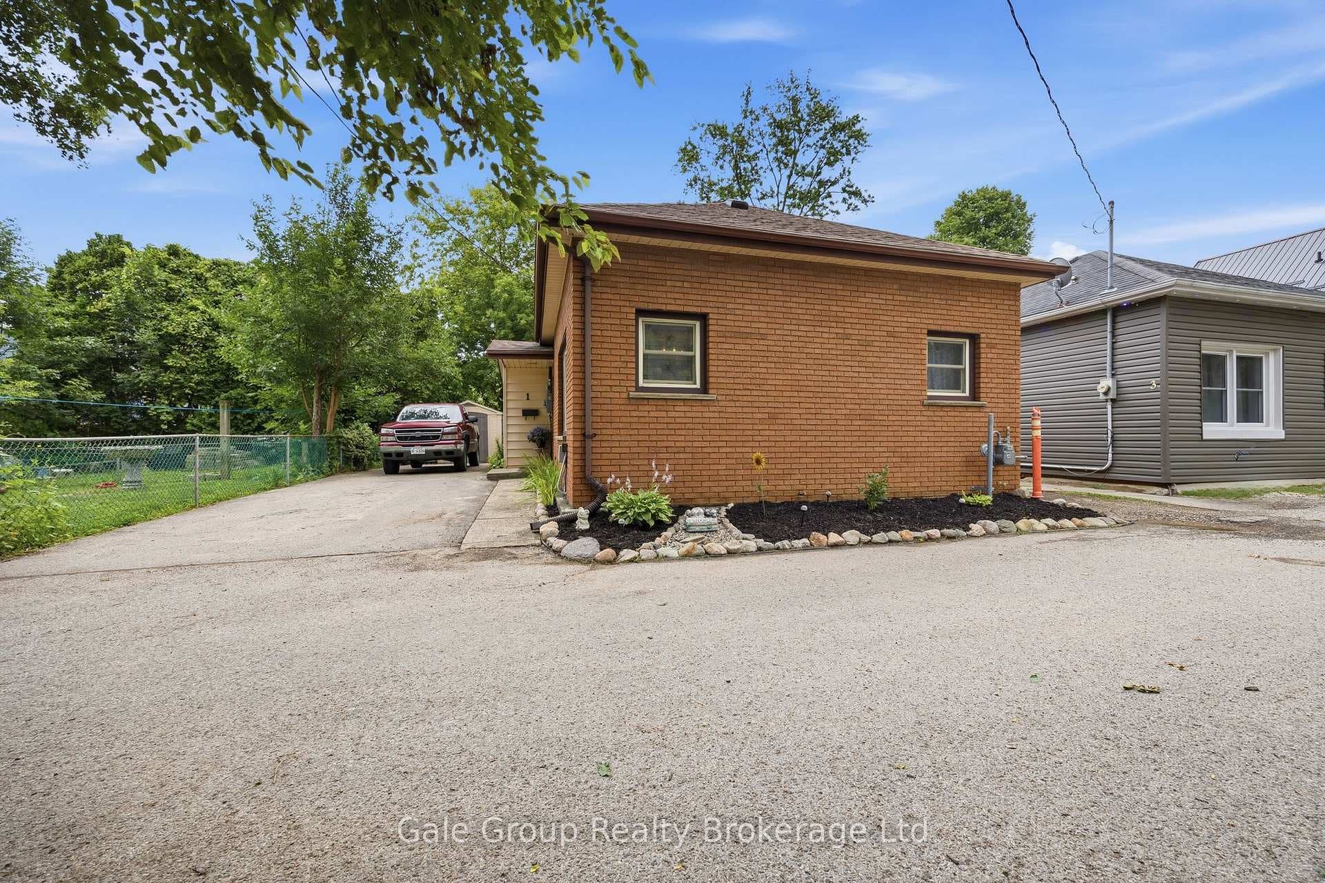 1 Britton Drive photo 2