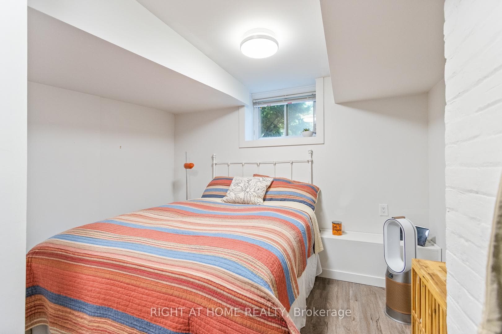 83 Grenadier Road photo 27