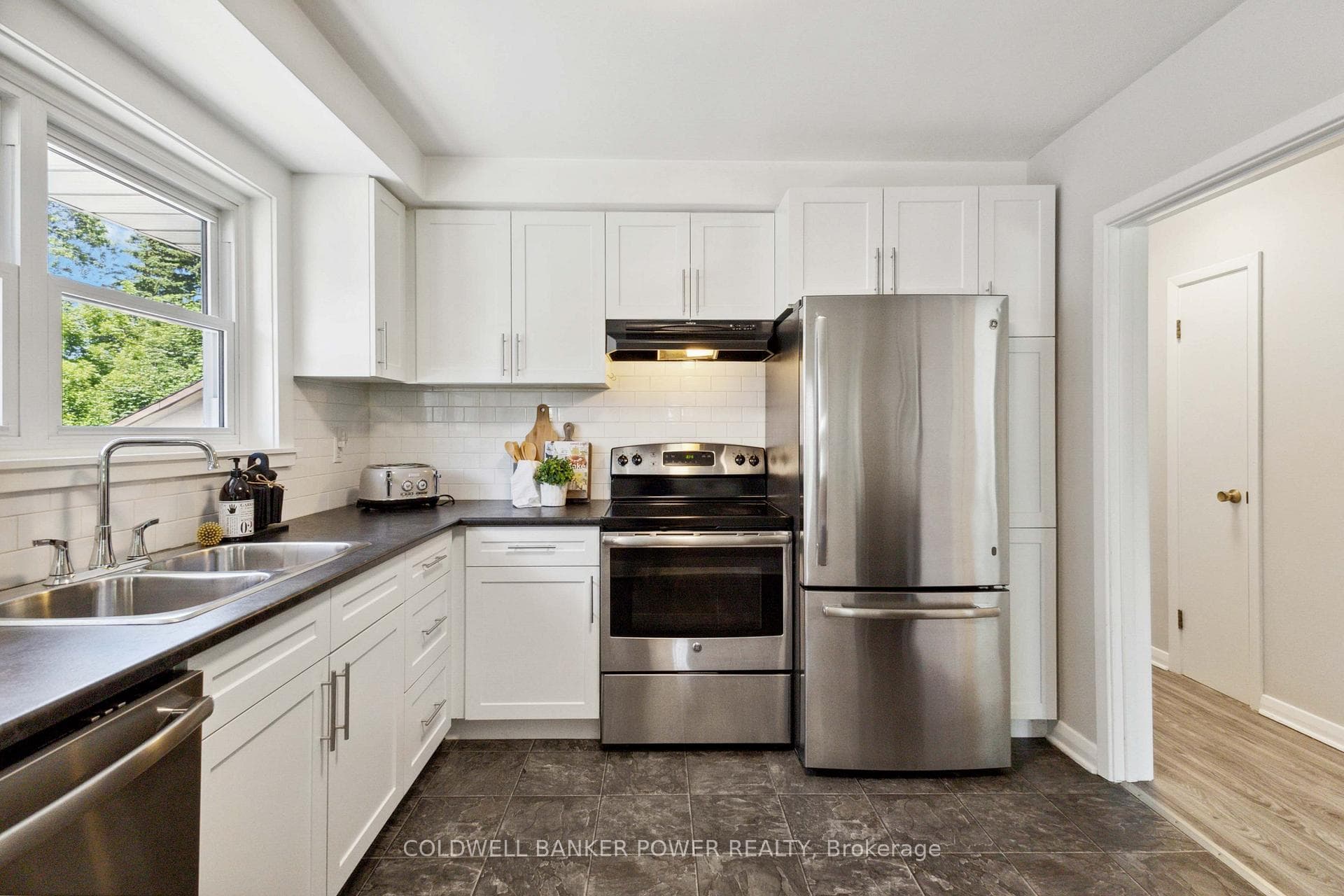 760 FLEET Street photo 13