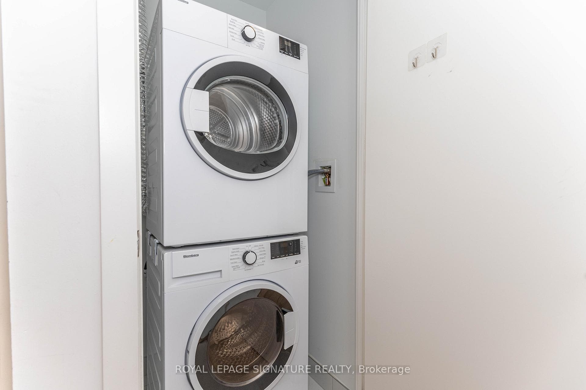 1195 The Queensway N/A Unit 610 photo 16