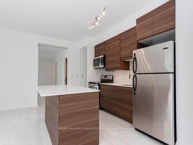220 Victoria Street Unit 707 photo 5