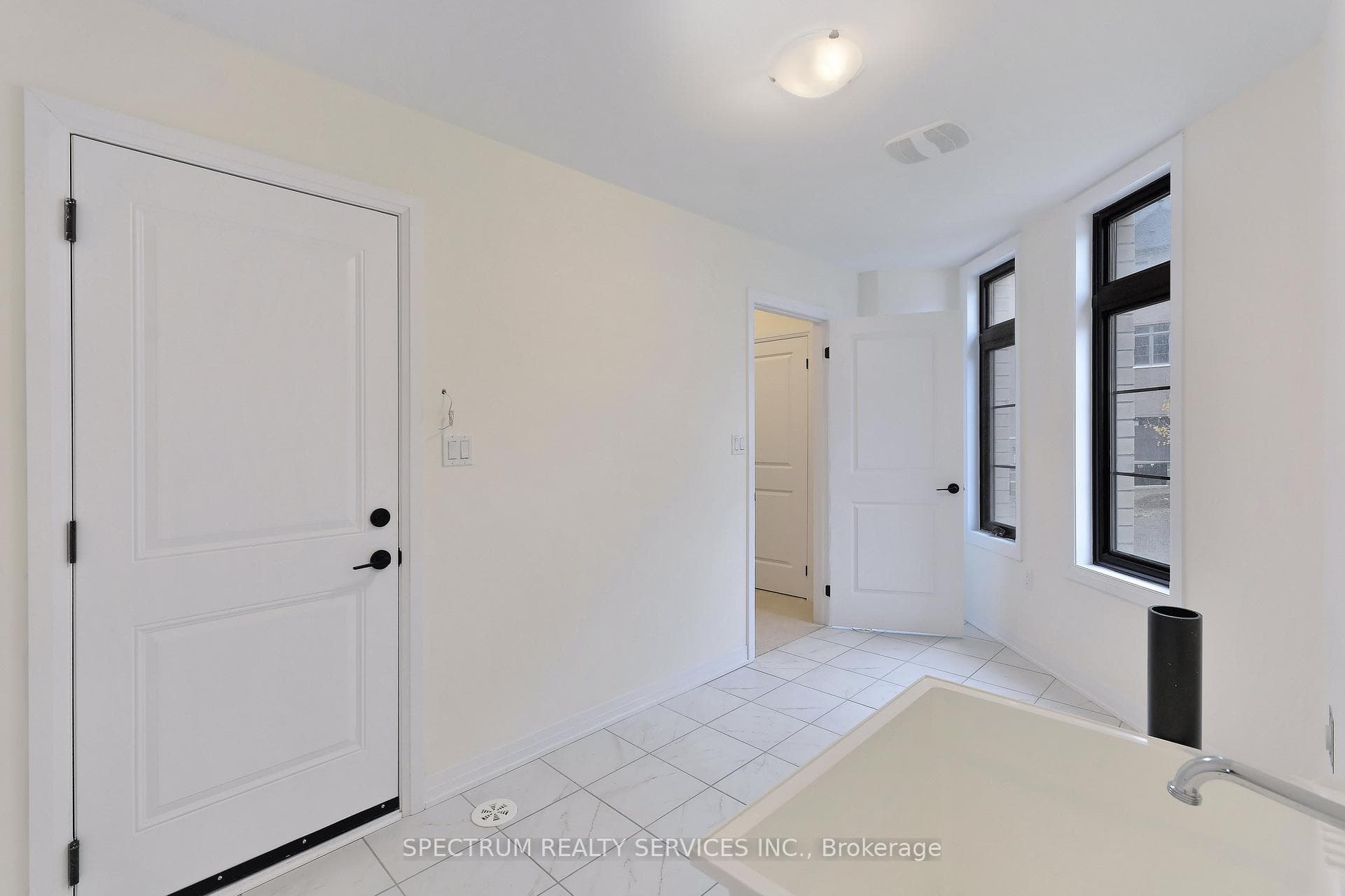 155 De La Roche Drive photo 46