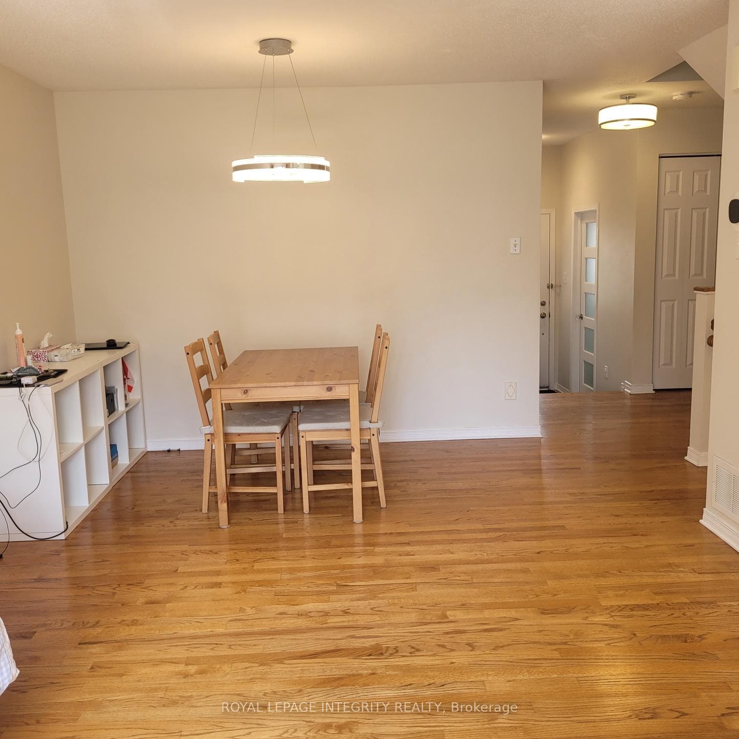 238 Claridge Drive photo 3