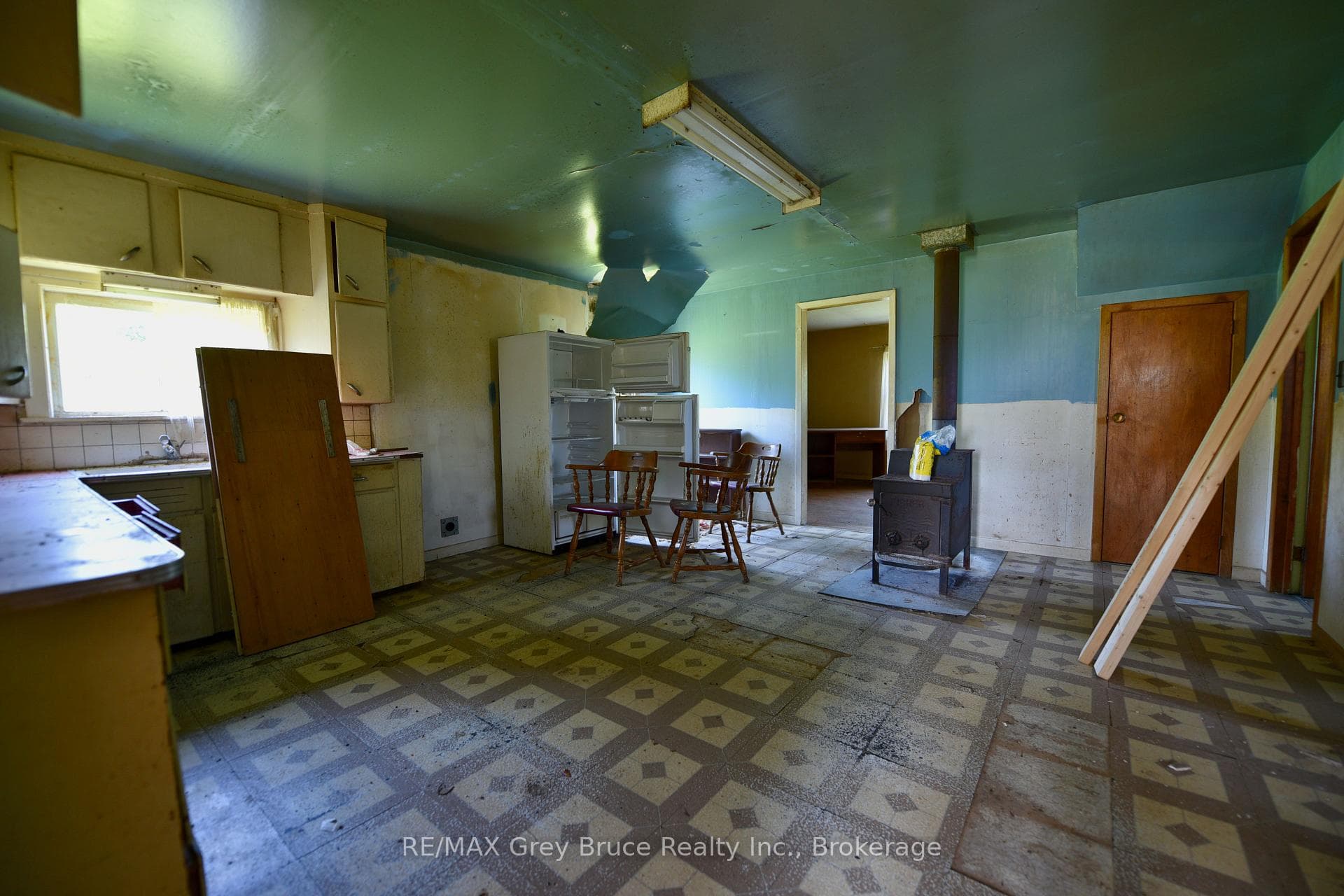 151 BARTLEY Drive photo 18