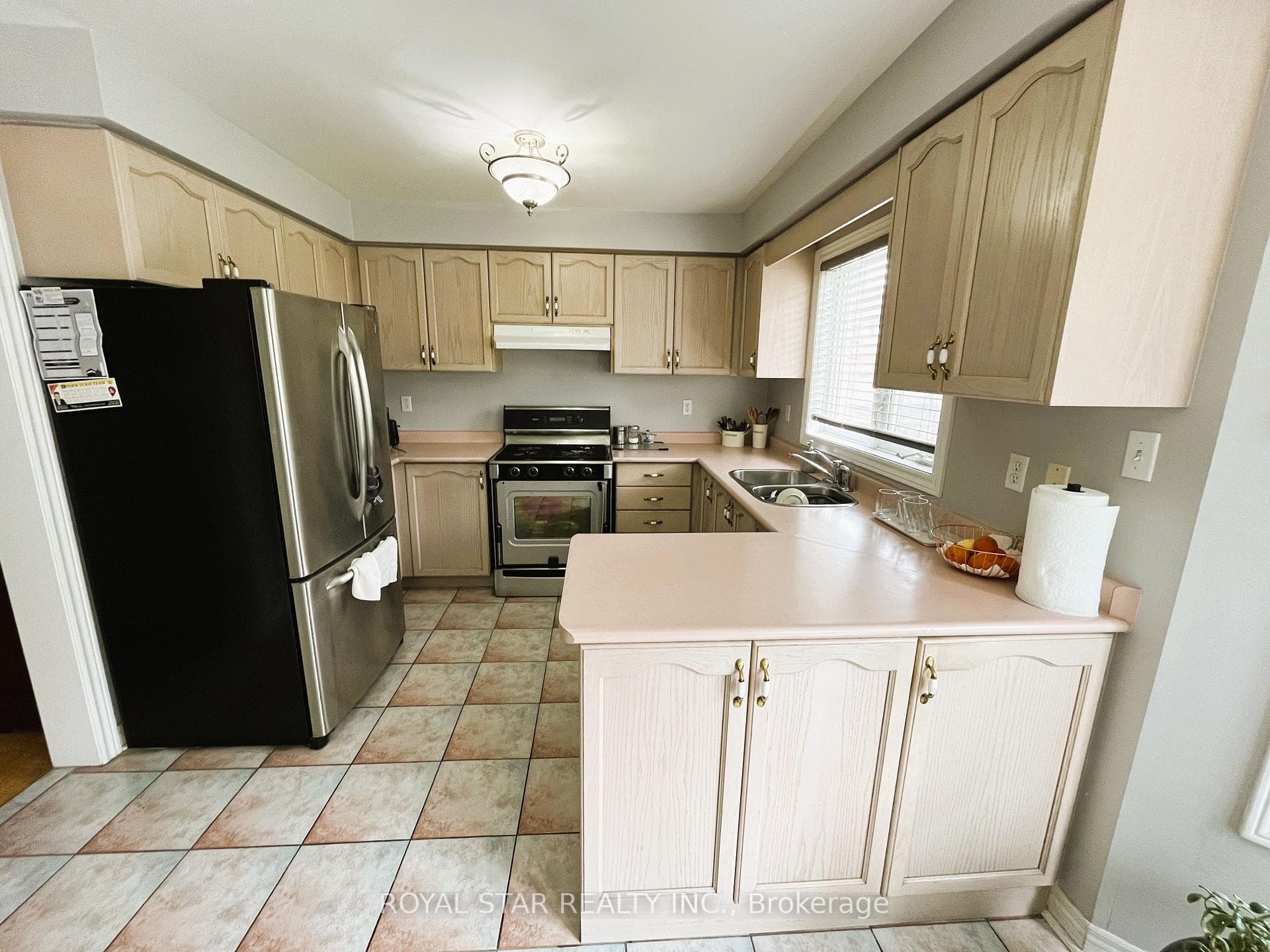73 Mapleview Avenue photo 7
