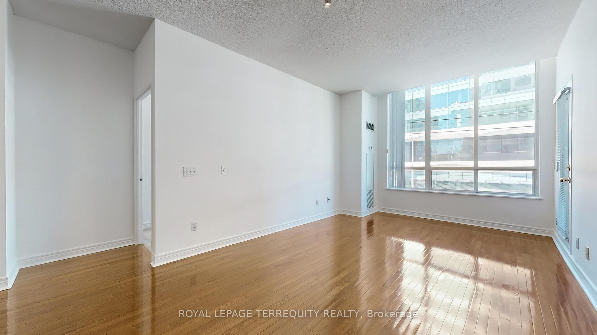 18 Parkview Avenue Unit 207 photo 10