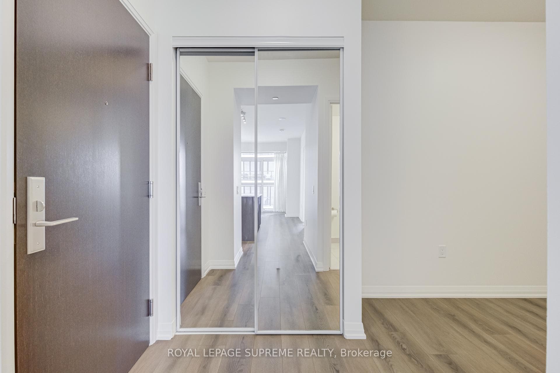 9000 Jane Street Unit 1407 photo 17
