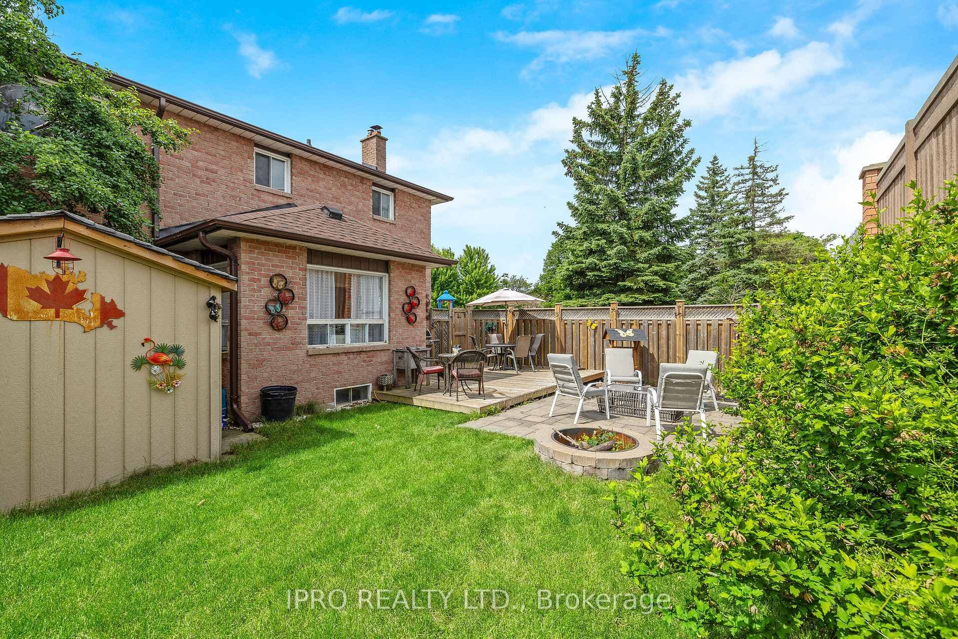 7 Calvert Drive photo 31