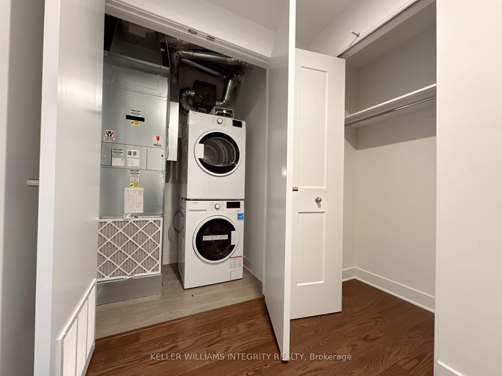 180 George Street Unit 706 photo 5