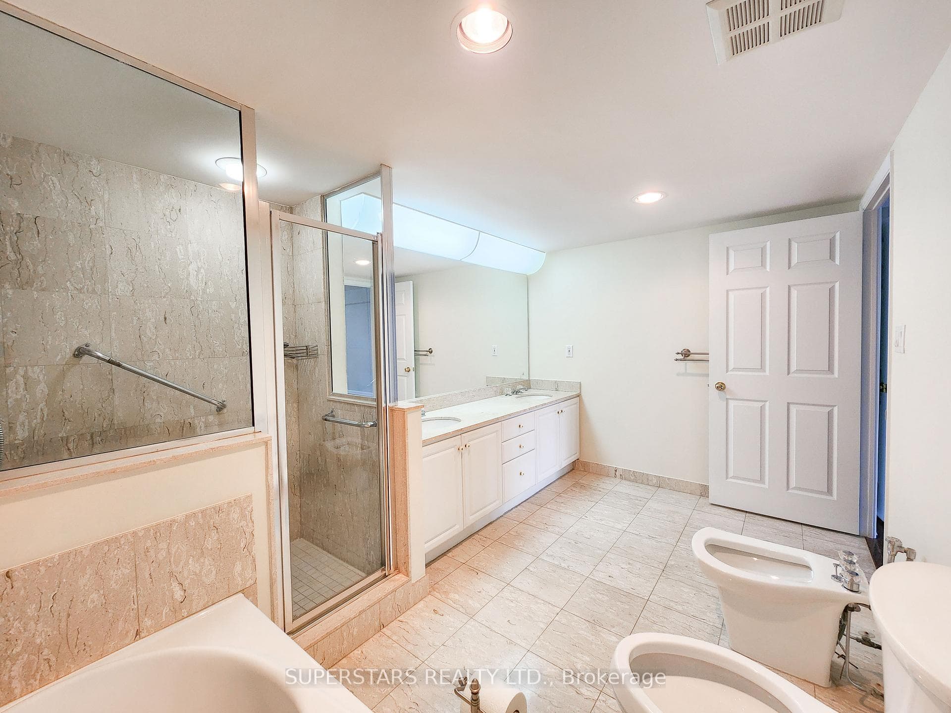 610 Bullock Drive Unit 407 photo 16