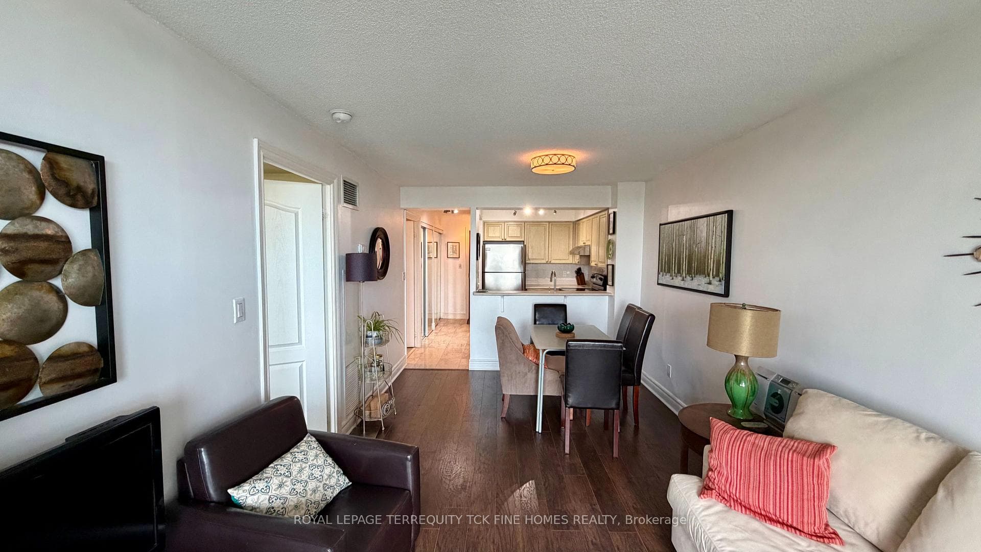 398 Eglinton Avenue Unit 1009 photo 10