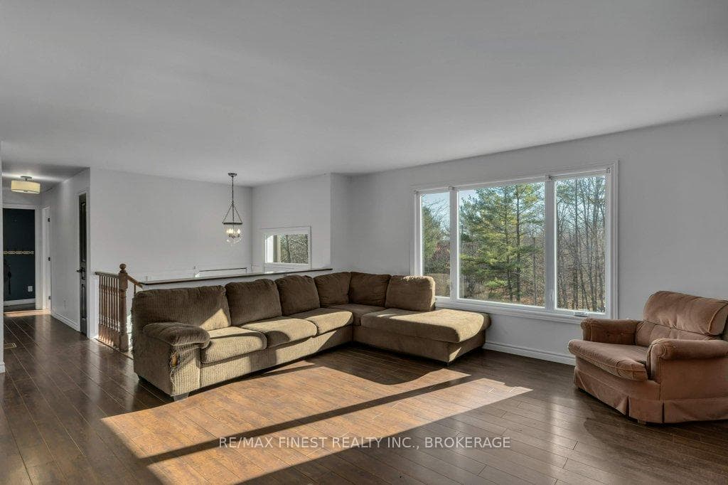 4947 Ramparts Road photo 11