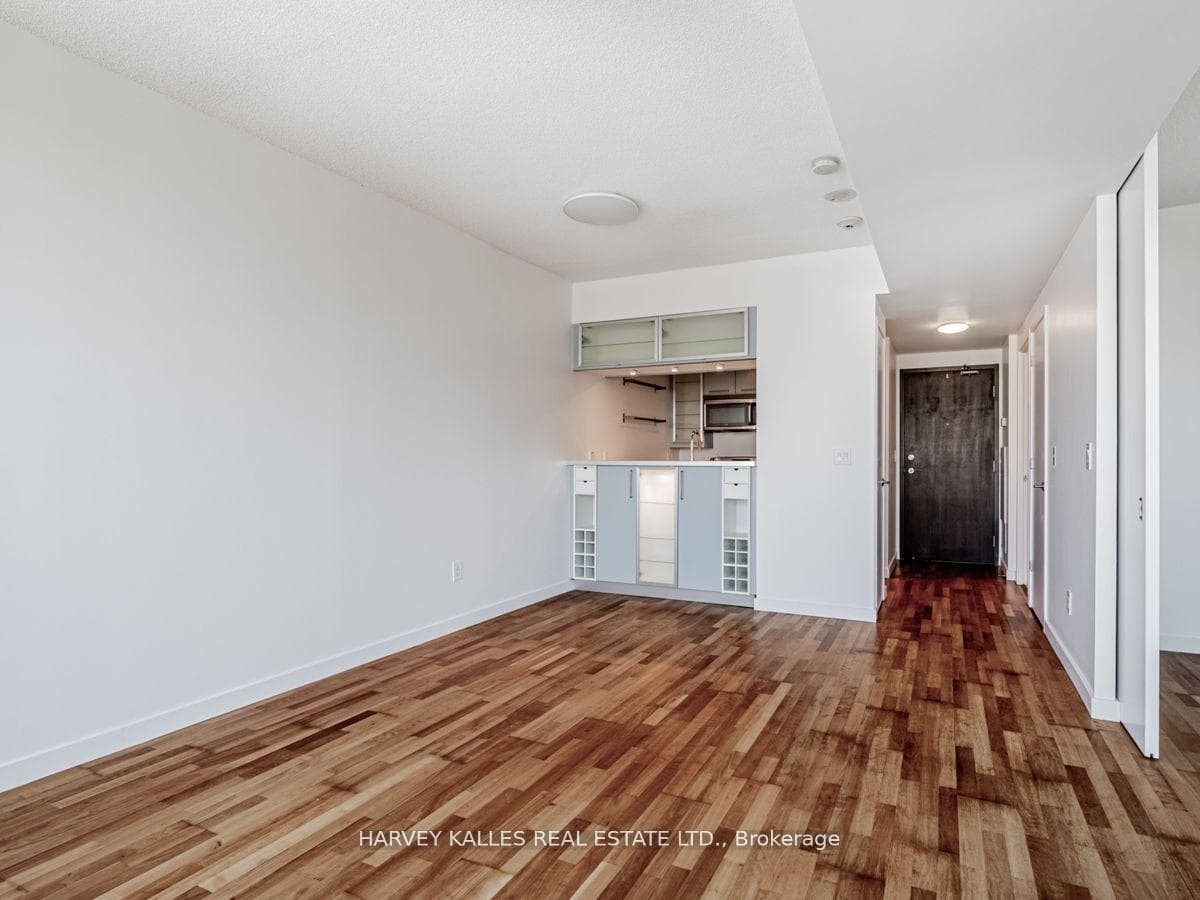 285 Mutual Street Unit 1803 photo 10