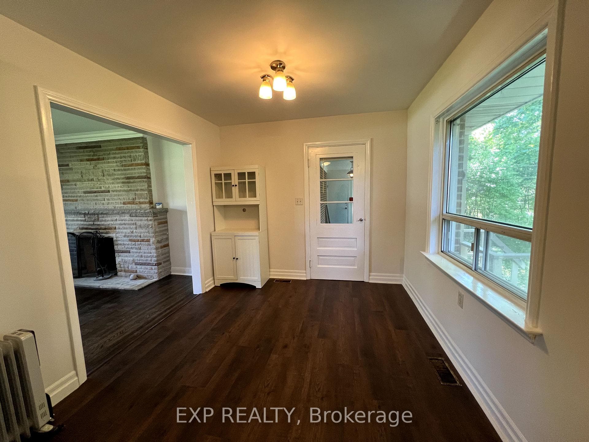 21 Helen Avenue photo 6