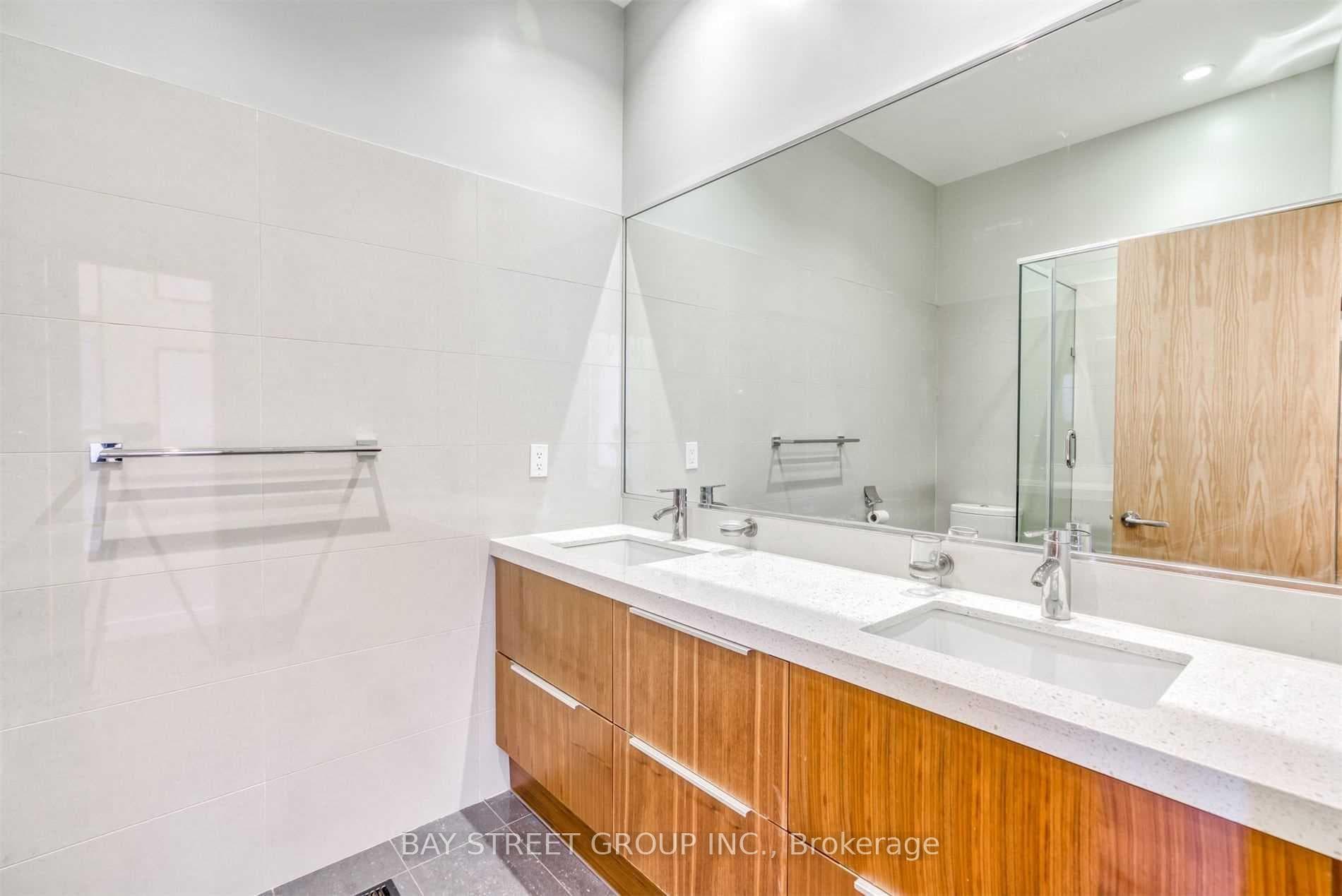 296 Borden Street photo 19