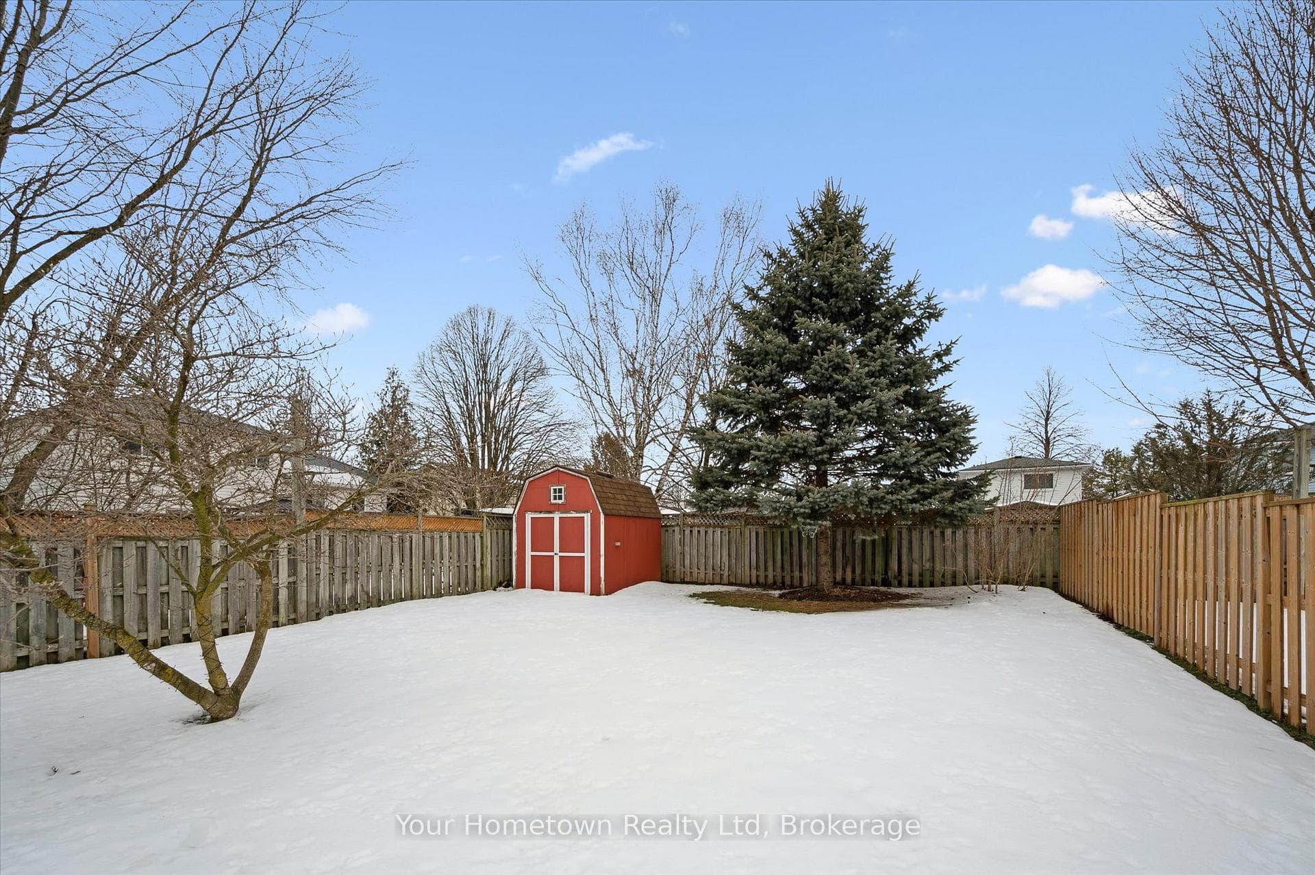 666 Holman Crescent photo 38