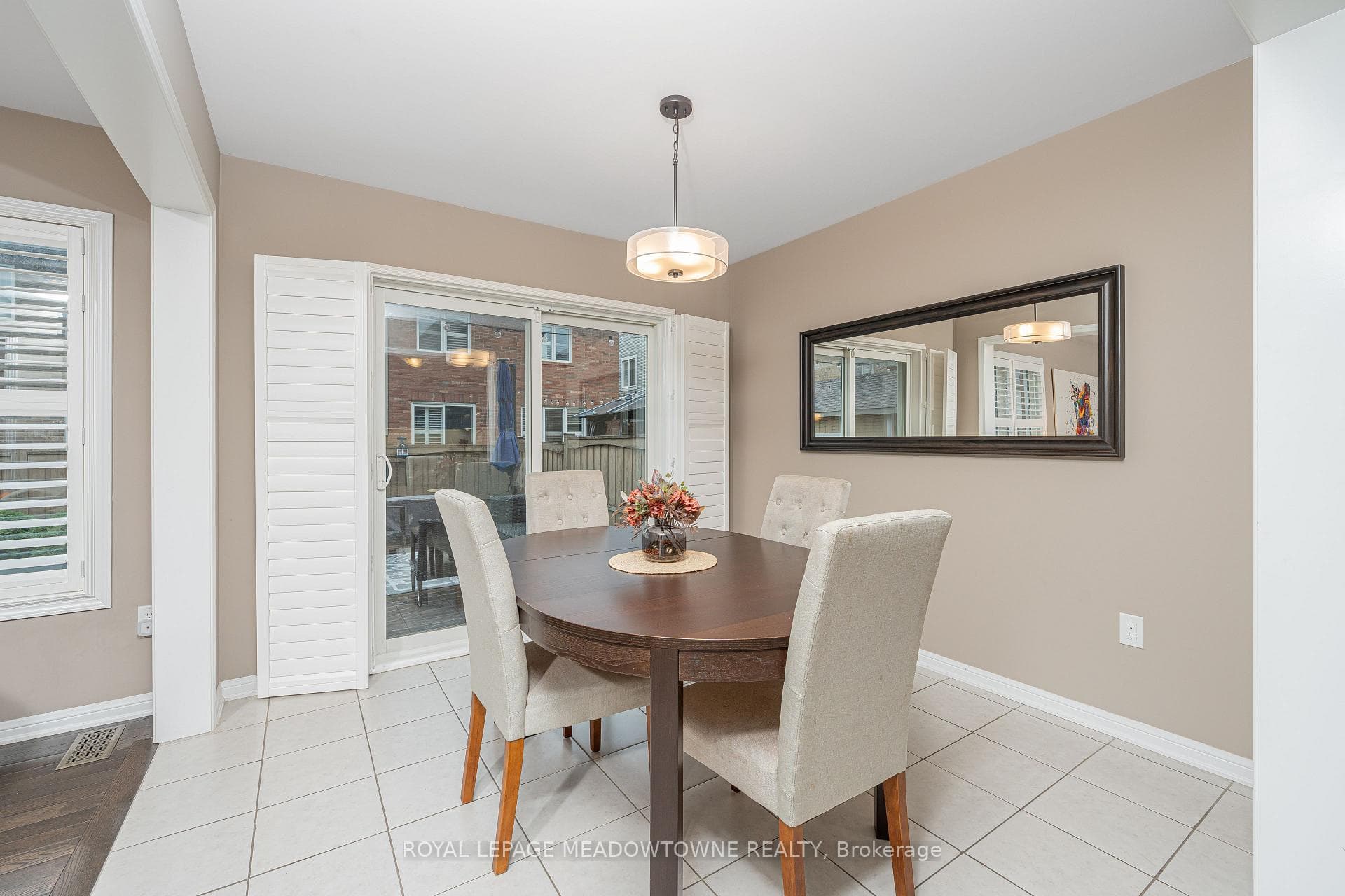 8 Seafair Crescent photo 15