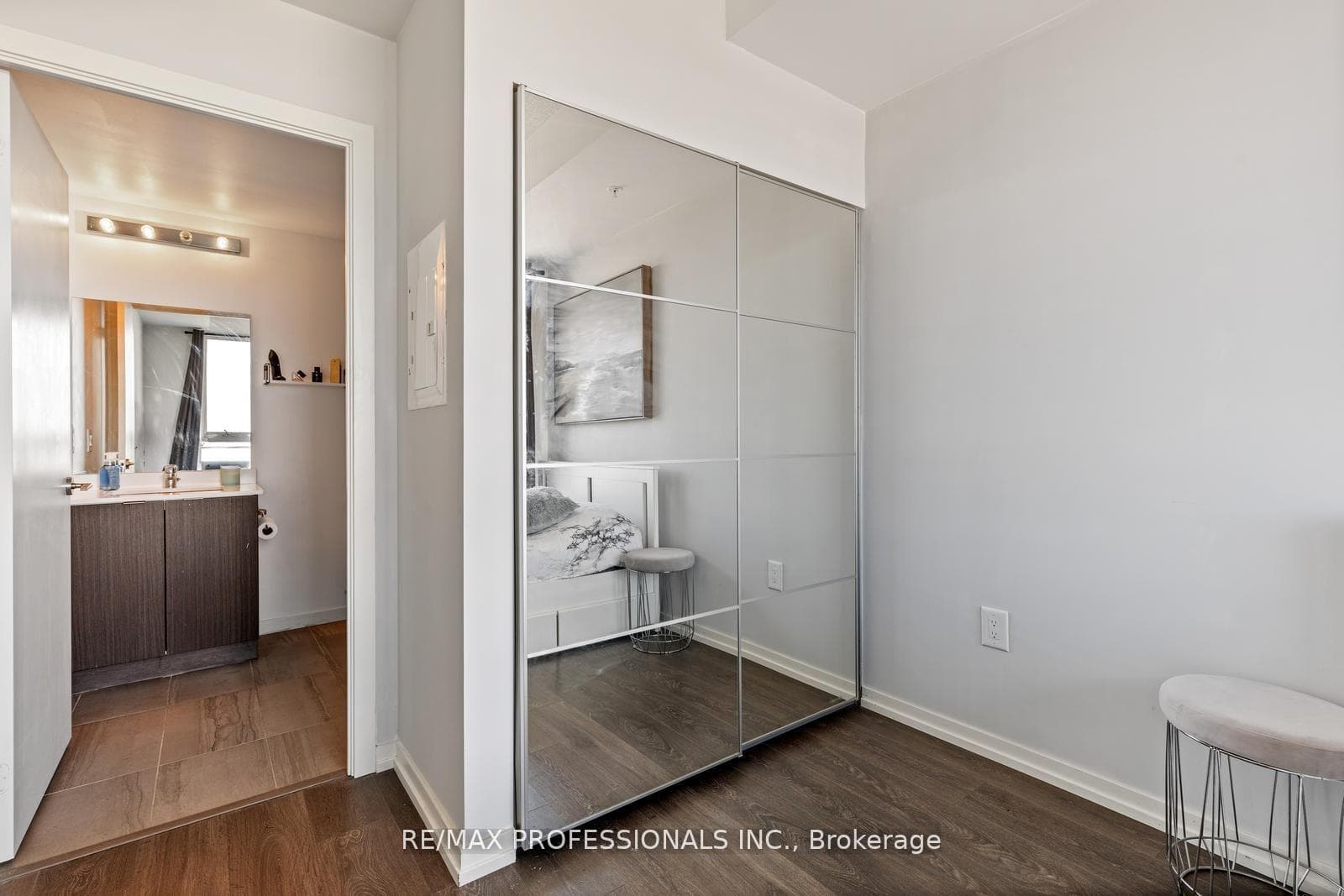 3237 Bayview Avenue Unit 704 photo 15
