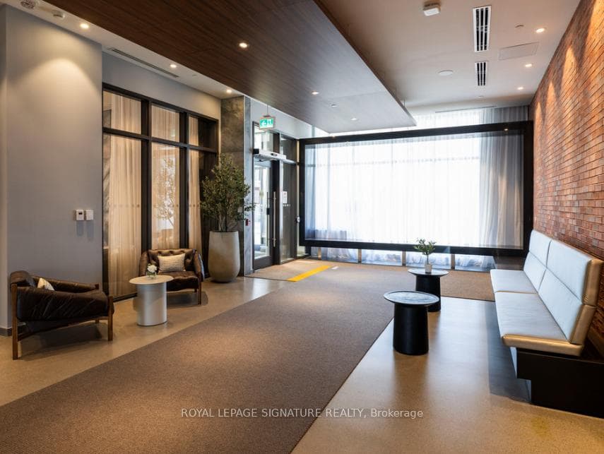 40 Lagerfeld Drive Unit 1012 photo 8