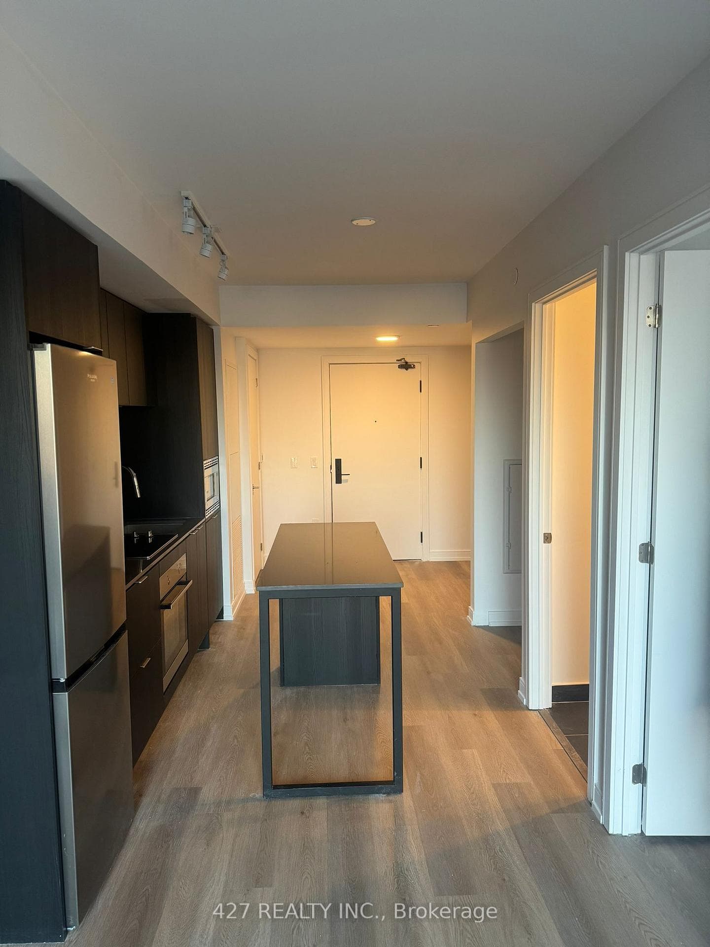 1 Jarvis Street Unit 428 photo 1