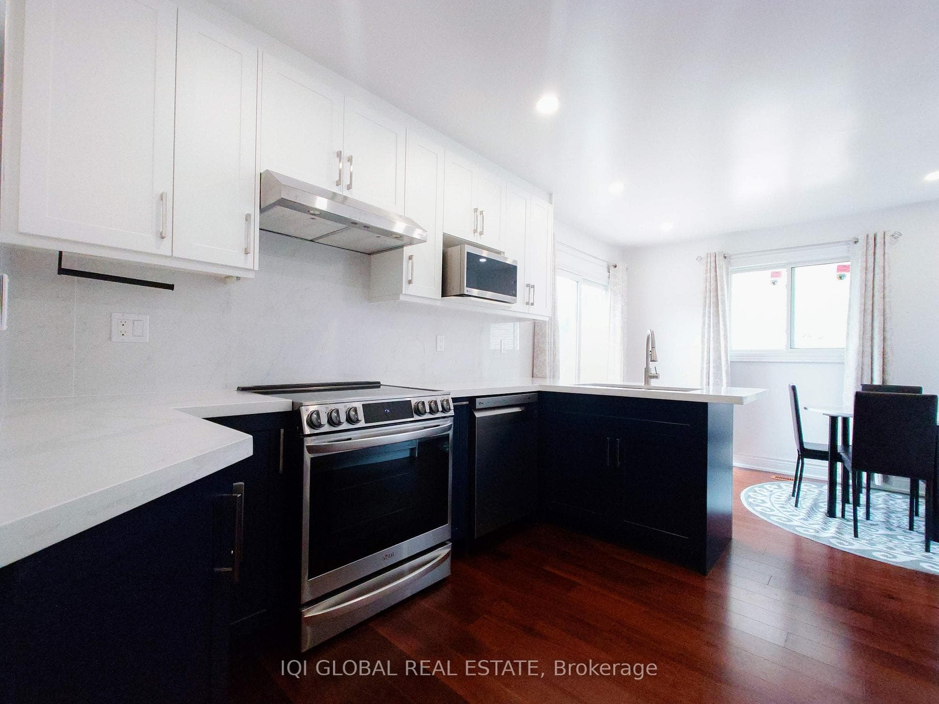 105 Empringham Crescent photo 14