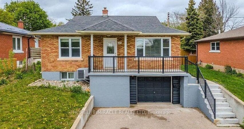 570 Victoria Street photo 1