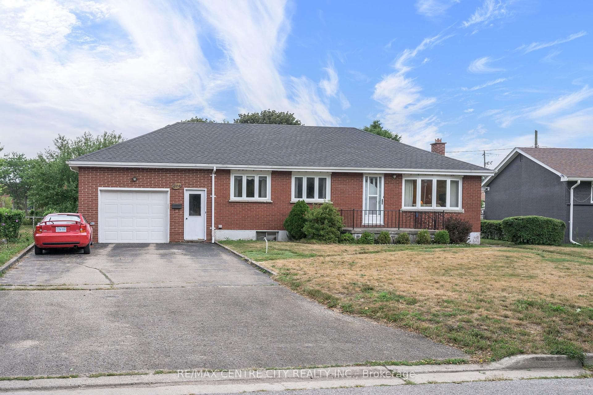 208 NIAGRA Street photo 3