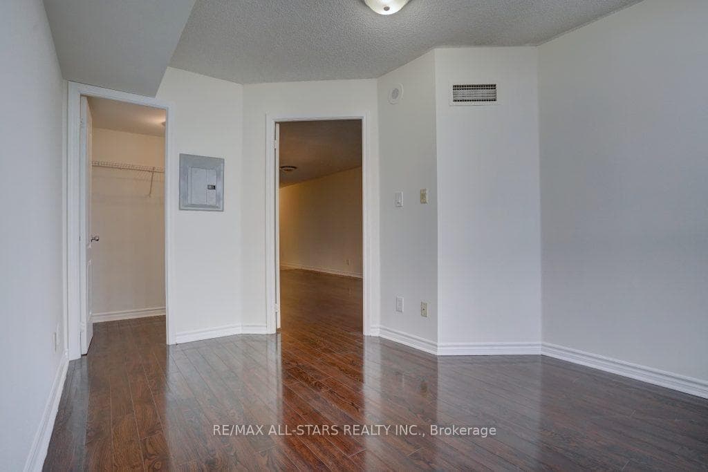 1 Rean Drive Unit 407 photo 19