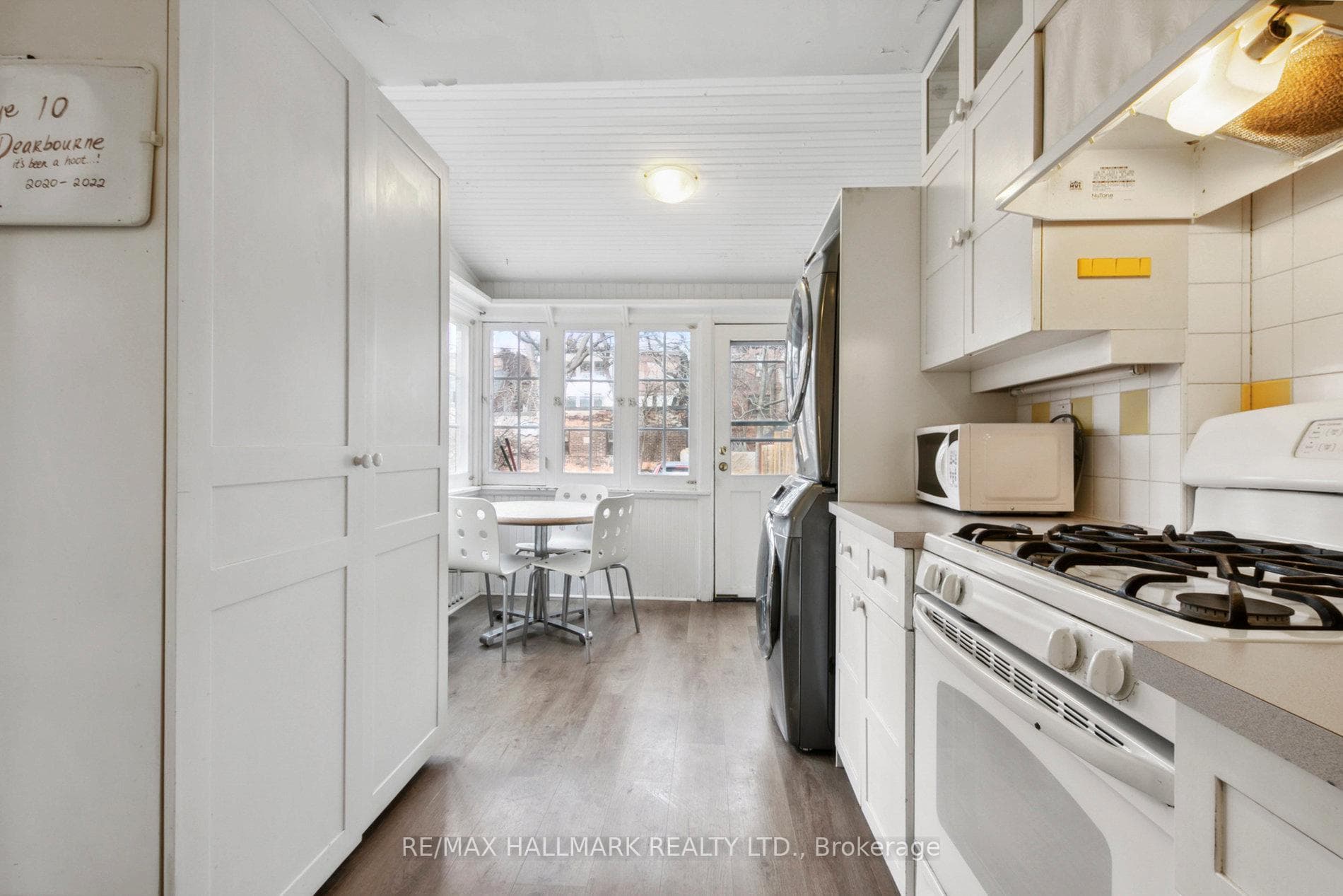 10 Dearbourne Avenue photo 14
