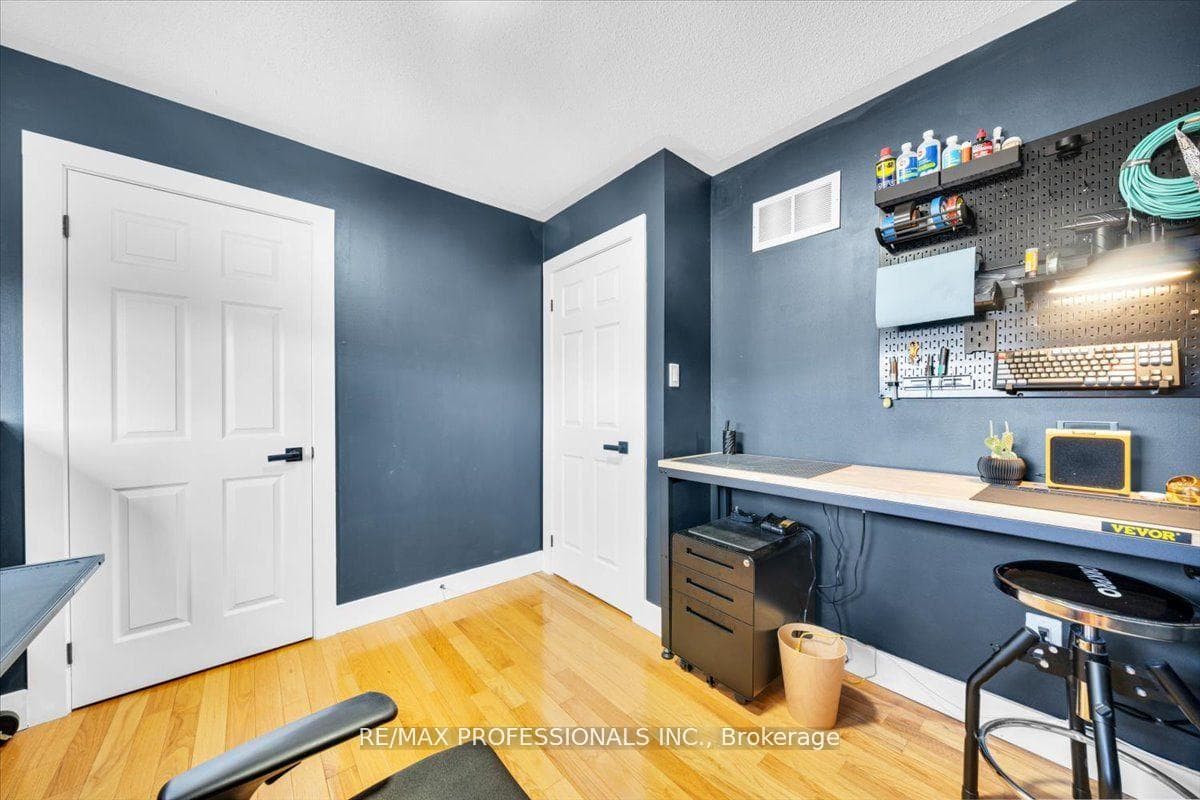 514 Thelma Street photo 19