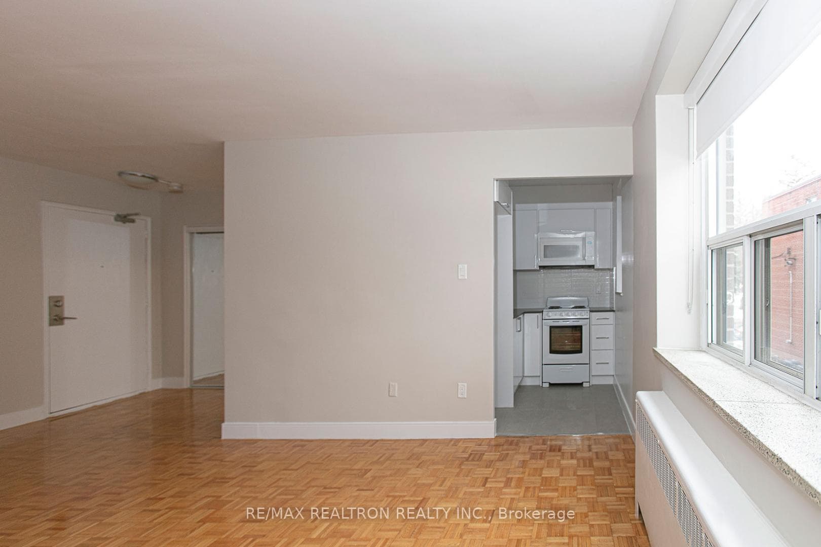 1291 Bayview Avenue Unit 408 photo 2
