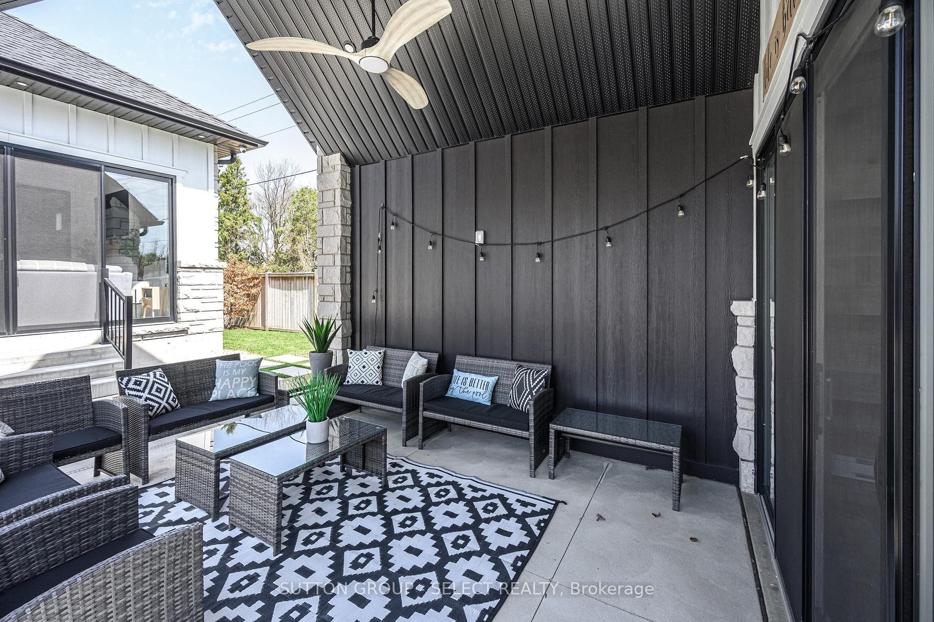 Covered porch pool house lounge / ceiling fan