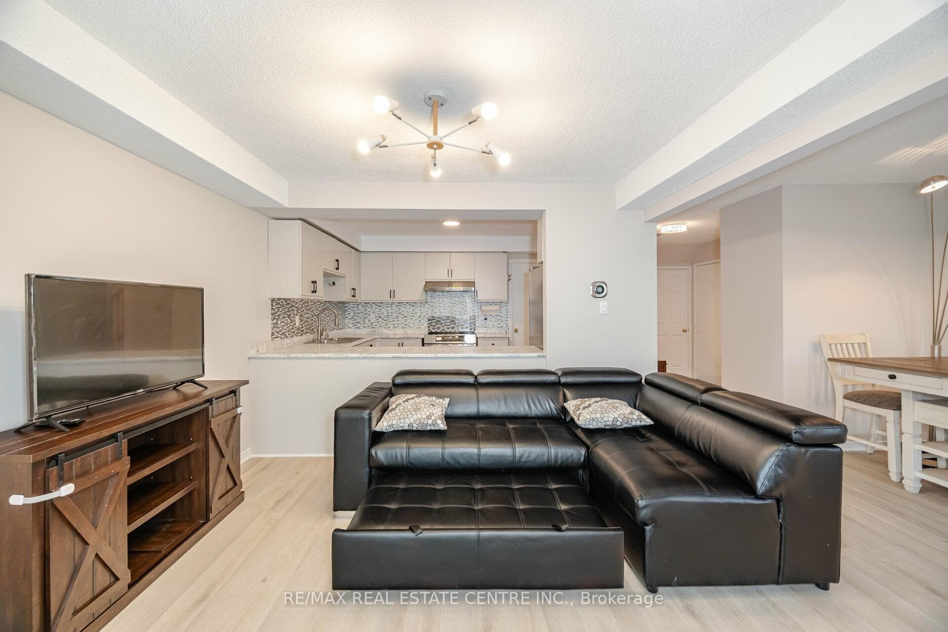 456 Janefield Avenue Unit 216 photo 14