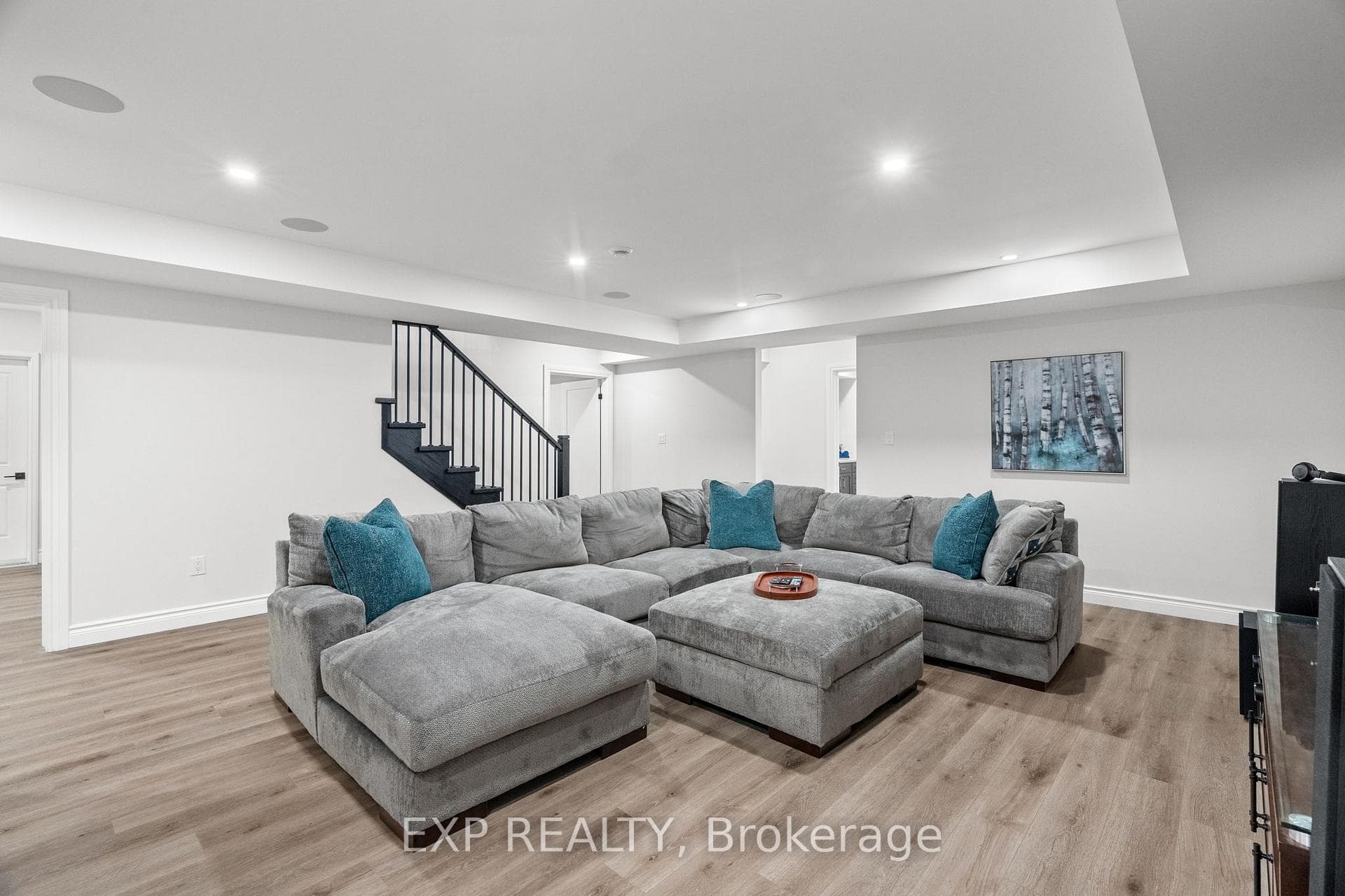 Large spacious rec room for entertaining