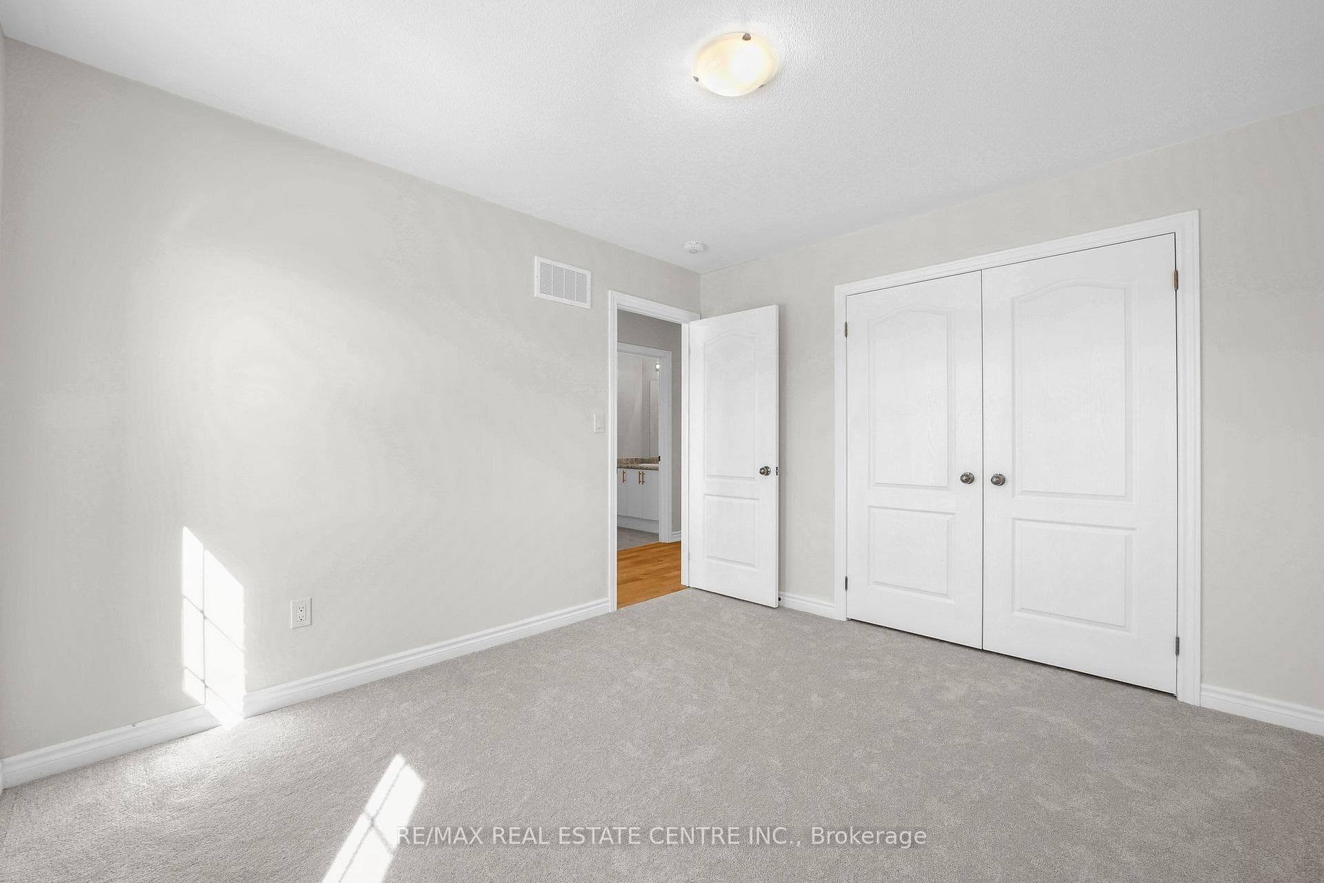 15 LAWRENCE D. PRIDHAM Avenue photo 18