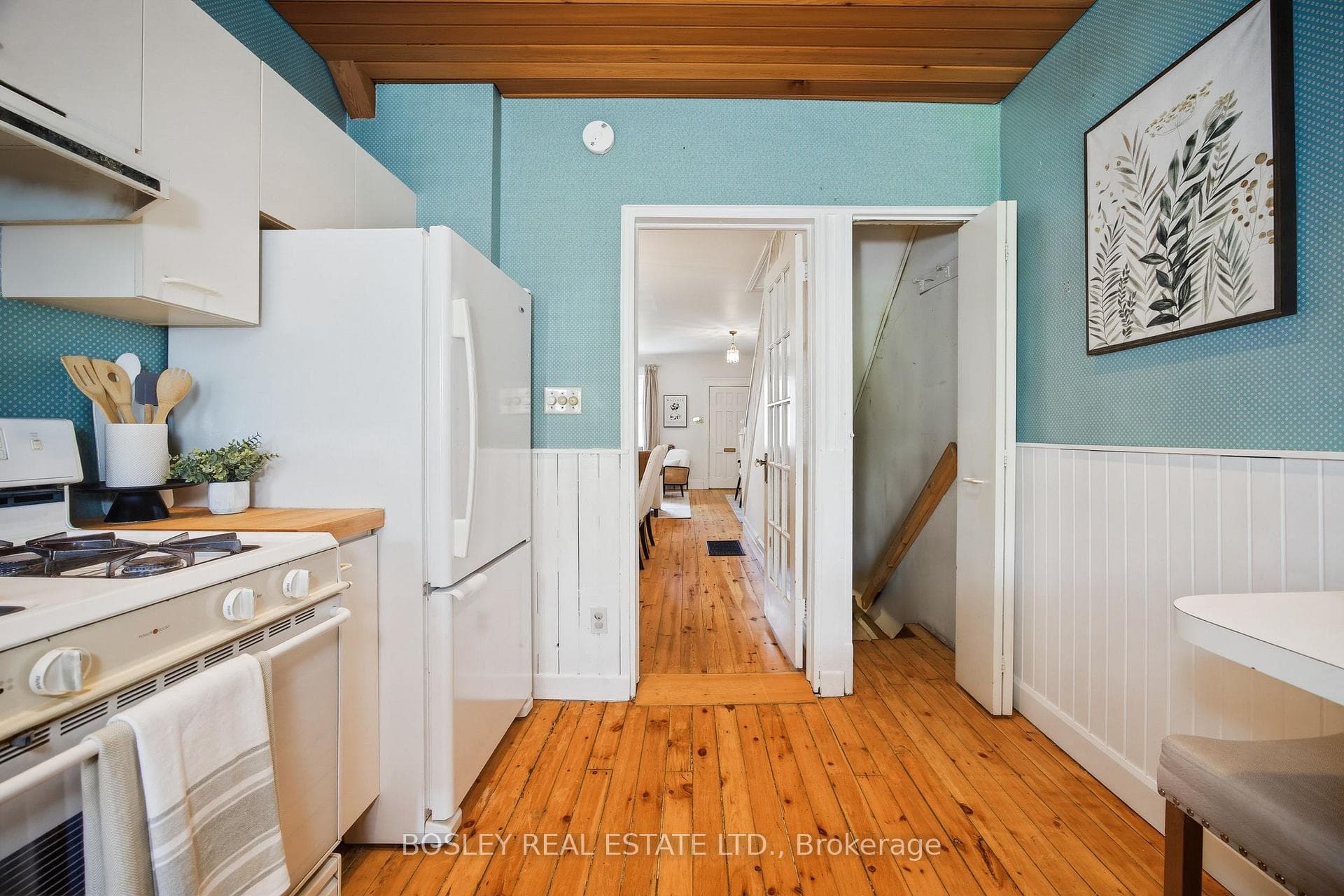 44 Birch Avenue photo 16