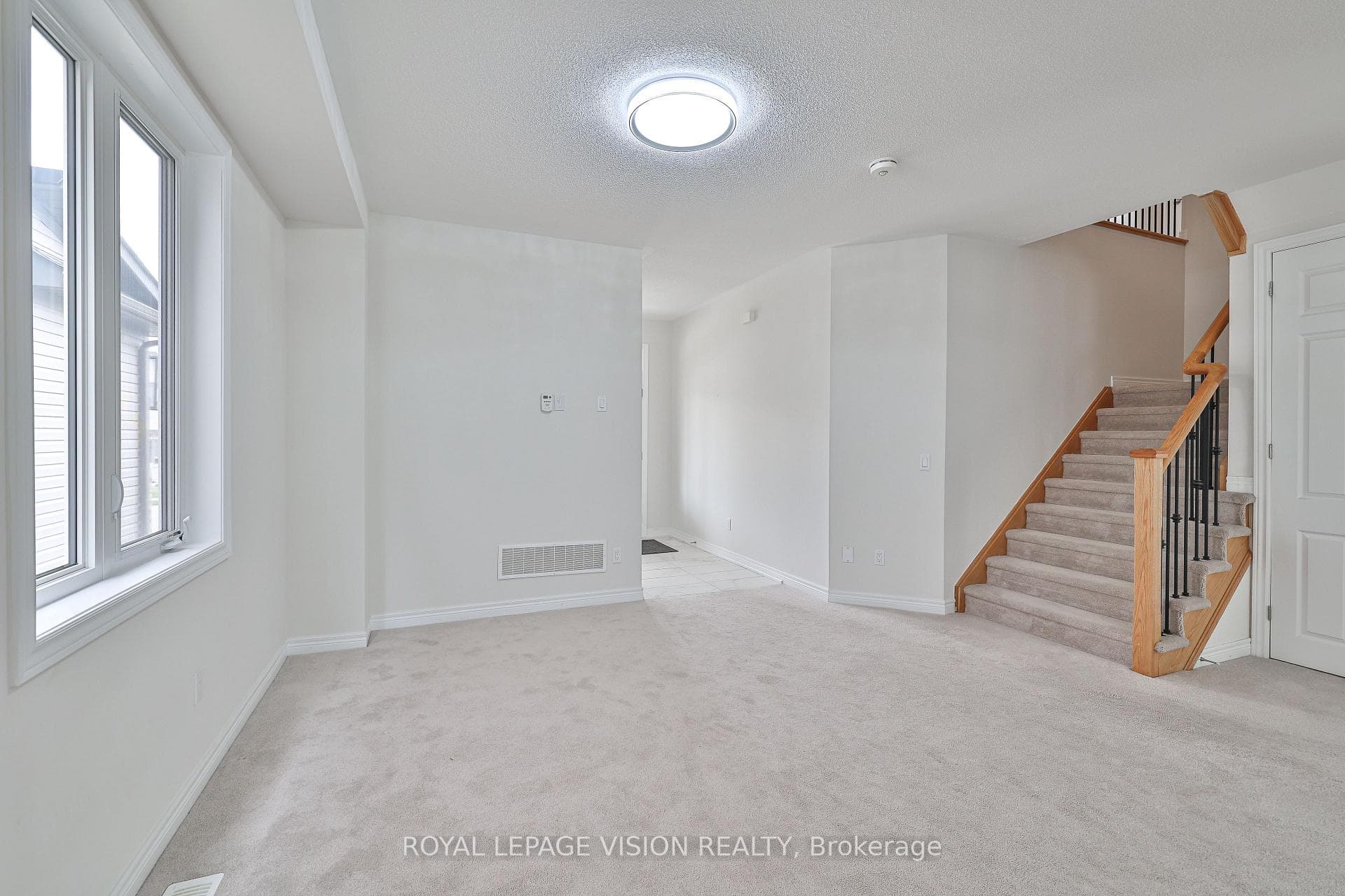 85 Mcfarlane Crescent photo 14
