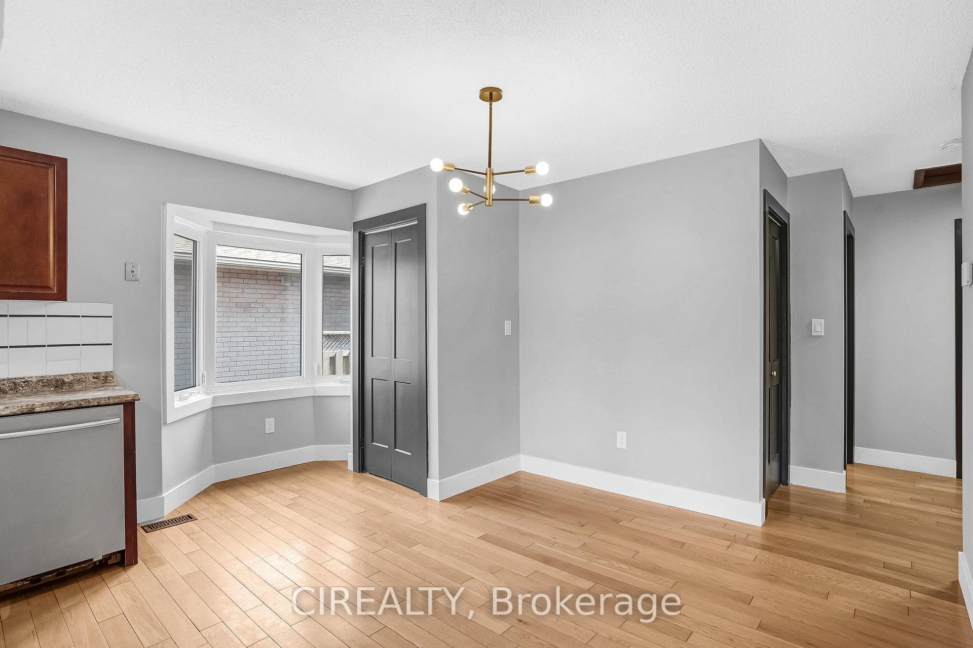 7734 Weyburn Circle photo 7