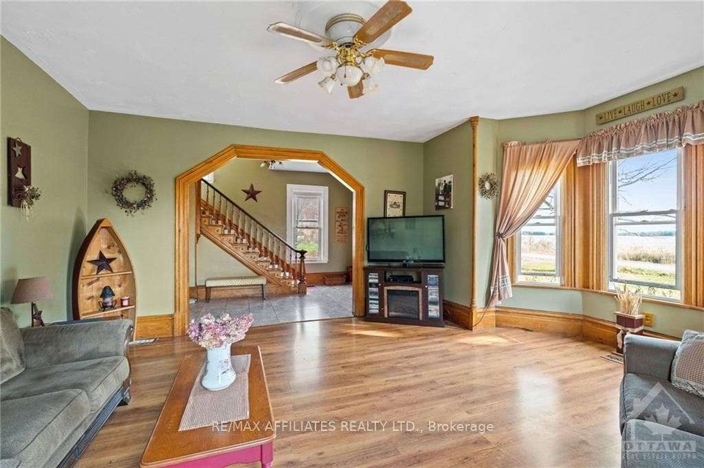 776 TOWNLINE Road photo 8