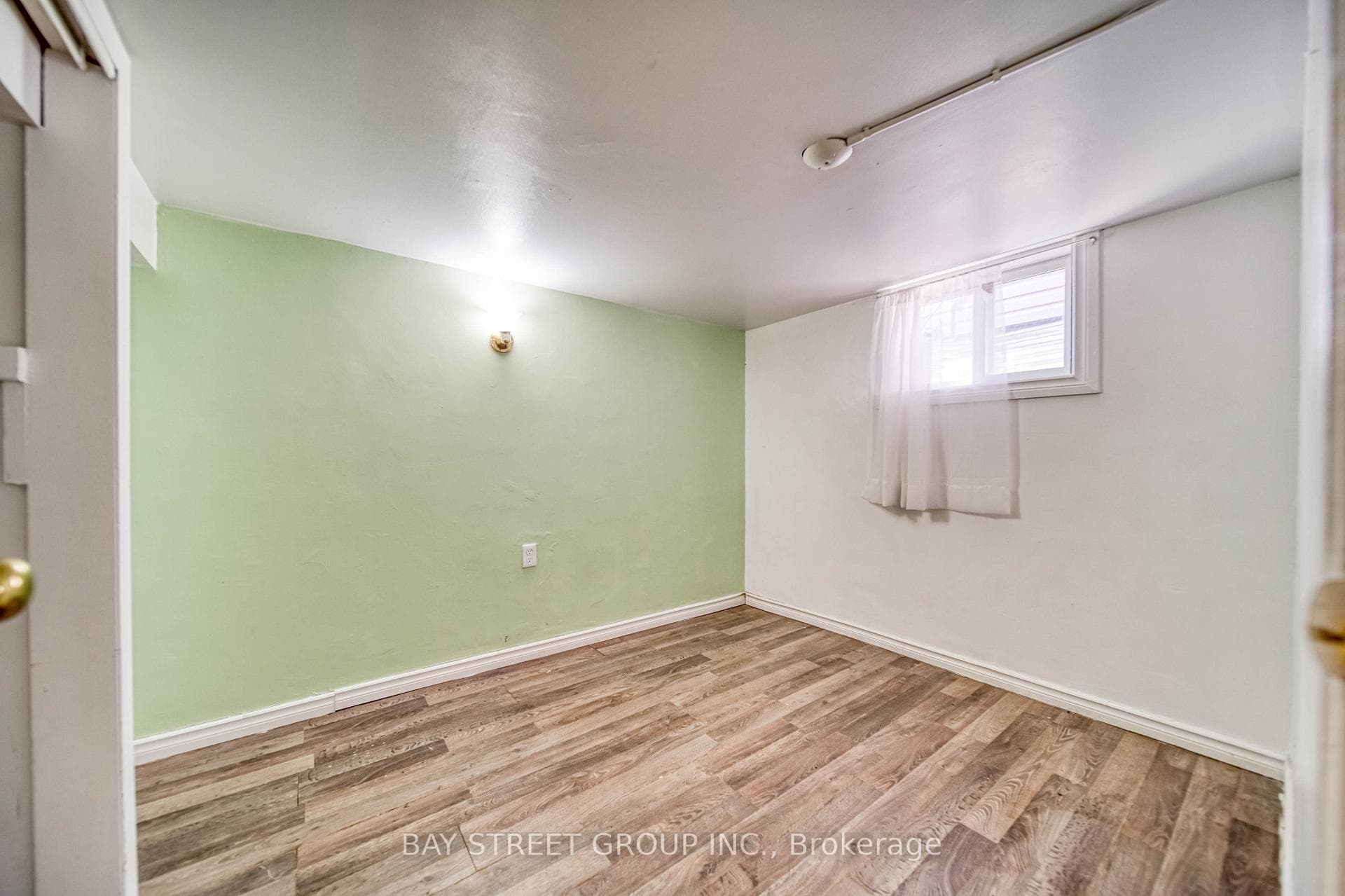 304 Albert Street photo 25