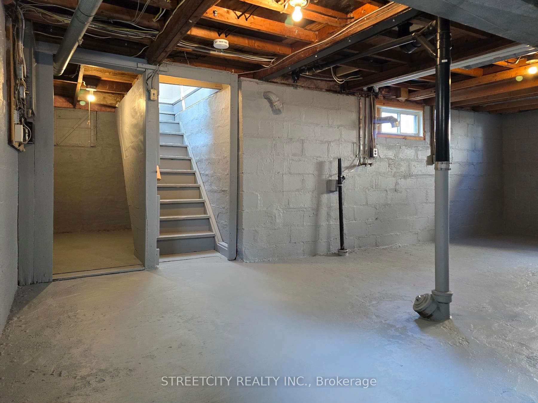 228 Christina Street photo 43