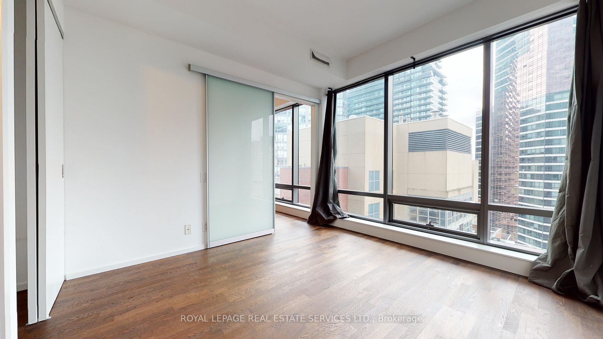 5 St. Joseph Street Unit 1507 photo 4