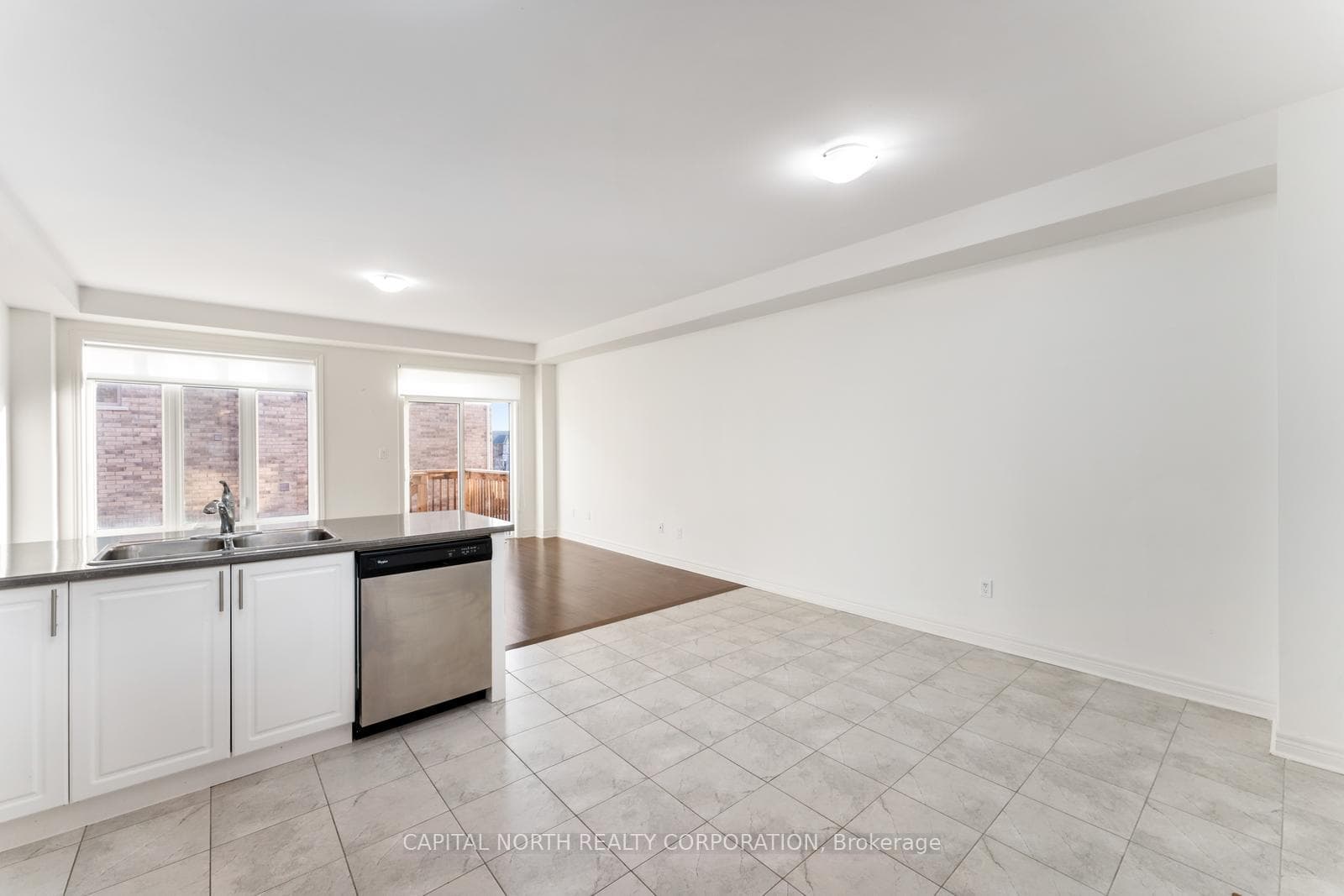 84 Fortis Crescent photo 9