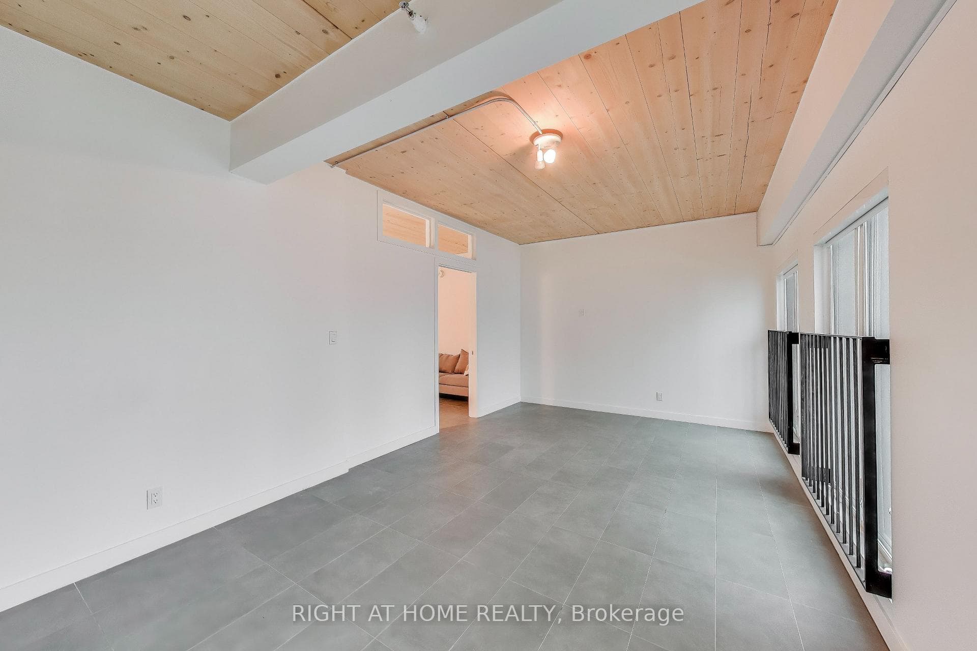 1604 Queen Street Unit 301 photo 14