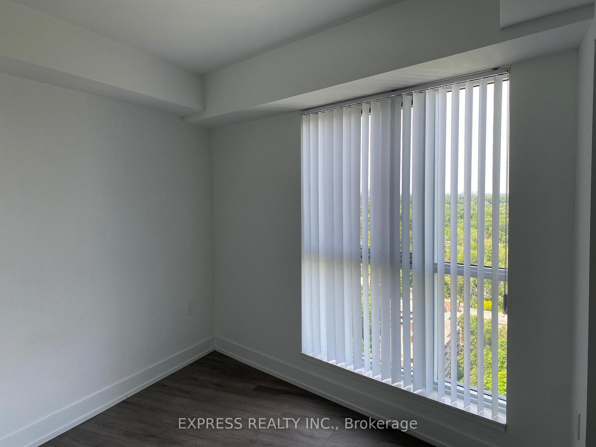 585 Bloor Street Unit 2217 photo 5