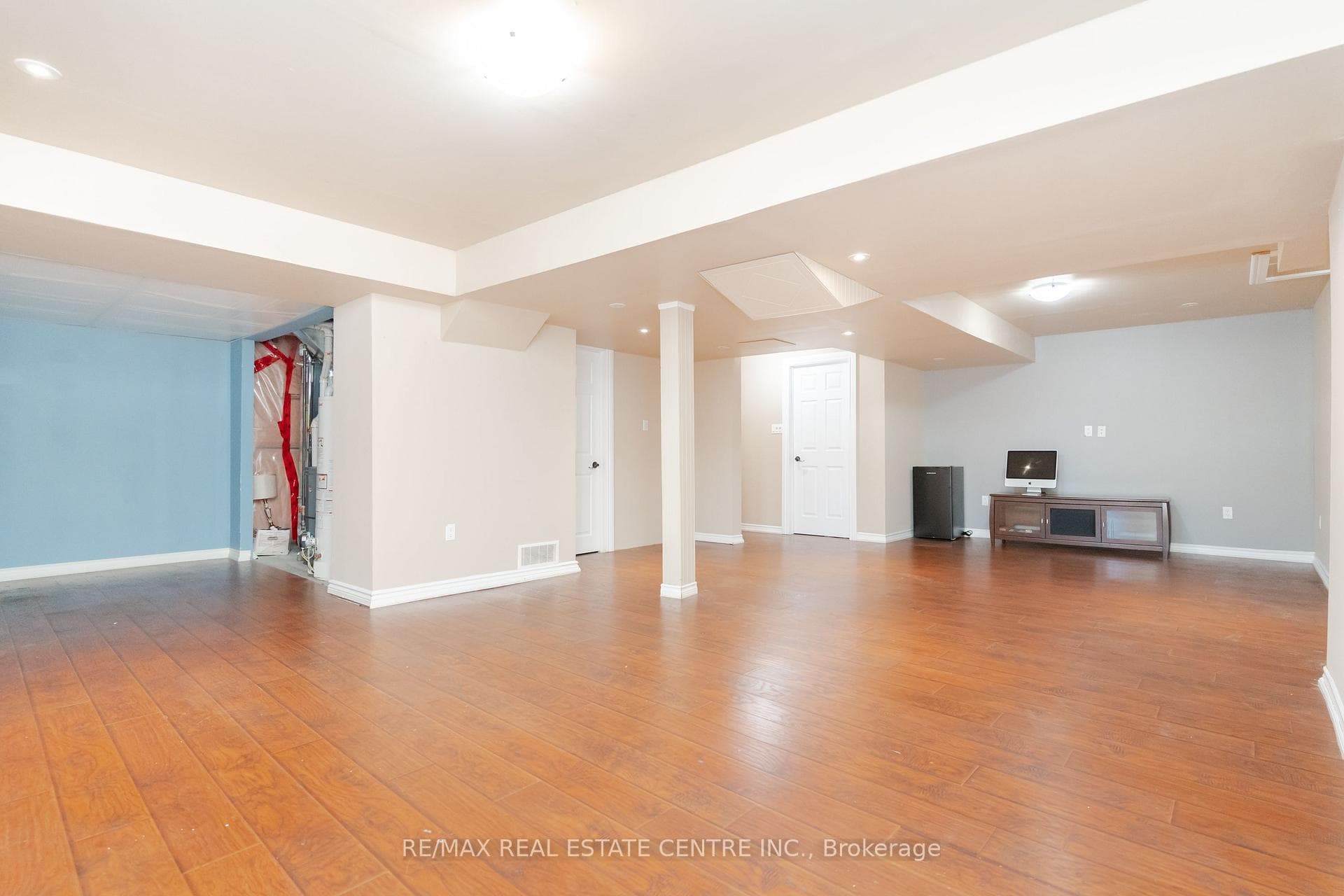84 Monarchy Street photo 34