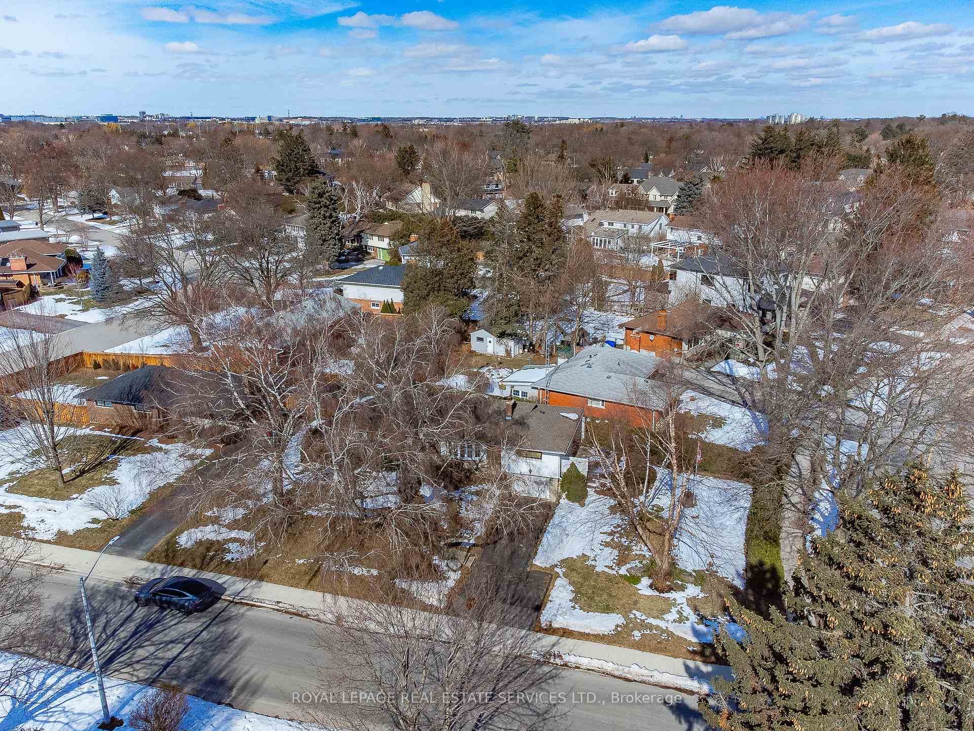 327 Strathcona Drive photo 43