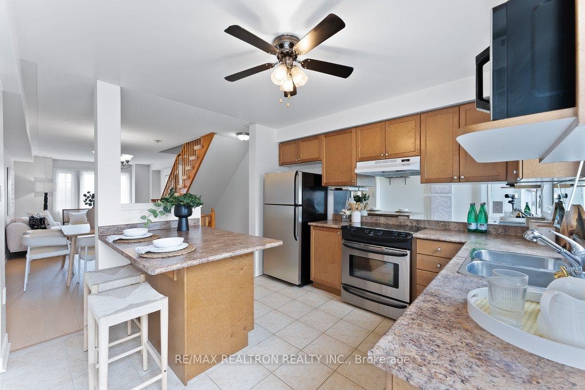 Kitchen/Breakfast Area