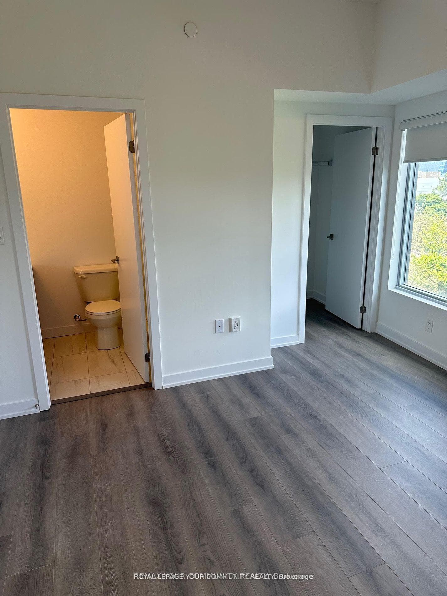 2433 Dufferin Street Unit 313 photo 3