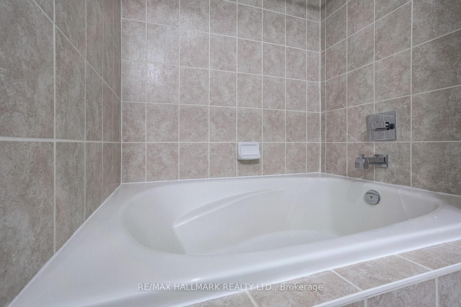 3905 Major Mackenzie Drive Unit 231 photo 28